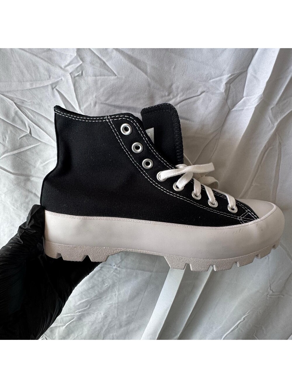 Converse Chuck Taylor All Star Lugged Hi Womens 9.5 Black White